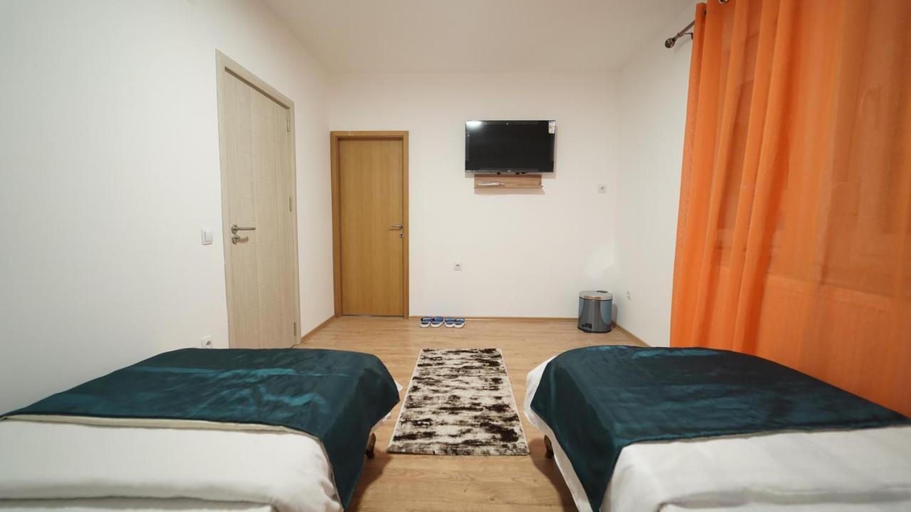 Kosovo Polje Madigan'S Hotel מראה חיצוני תמונה