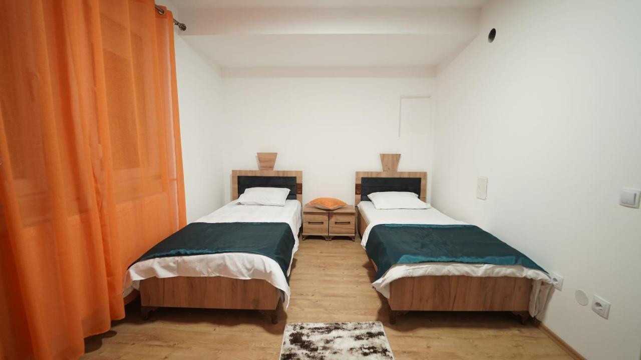 Kosovo Polje Madigan'S Hotel מראה חיצוני תמונה