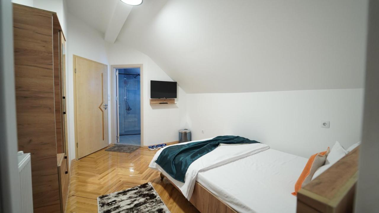 Kosovo Polje Madigan'S Hotel מראה חיצוני תמונה