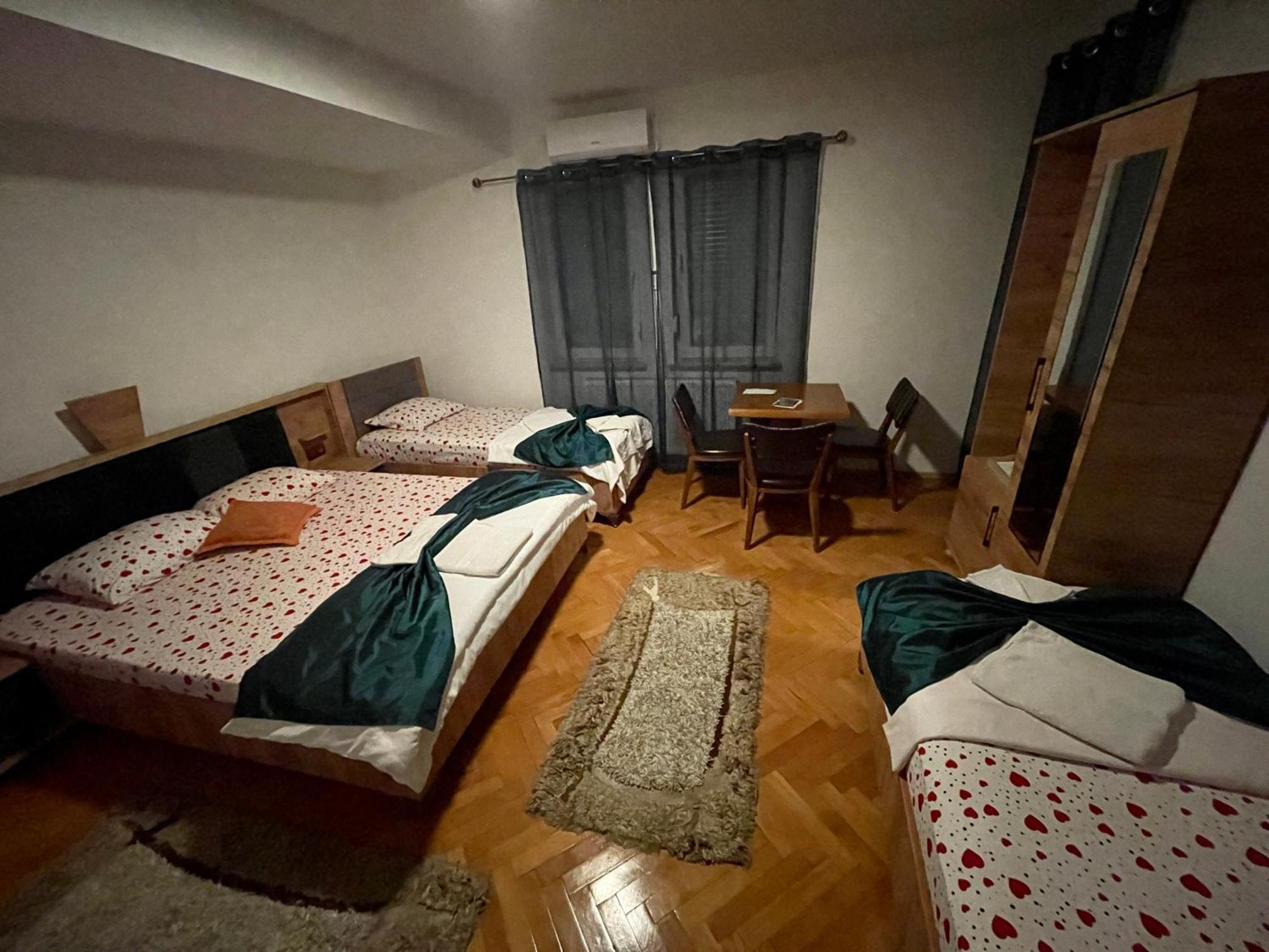 Kosovo Polje Madigan'S Hotel מראה חיצוני תמונה
