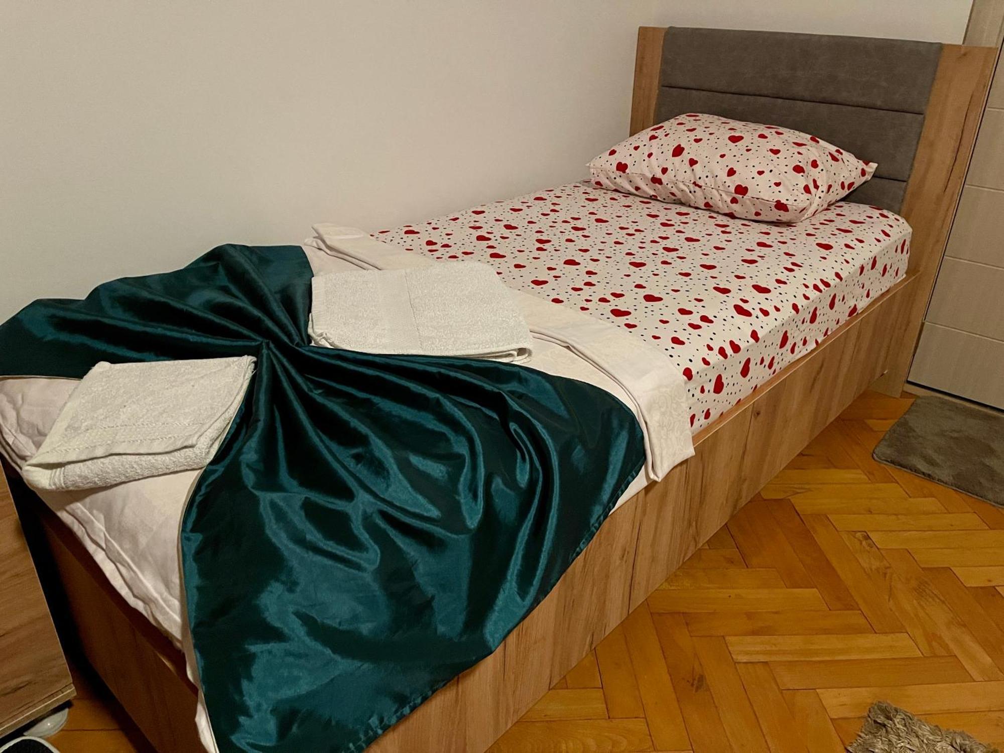 Kosovo Polje Madigan'S Hotel מראה חיצוני תמונה