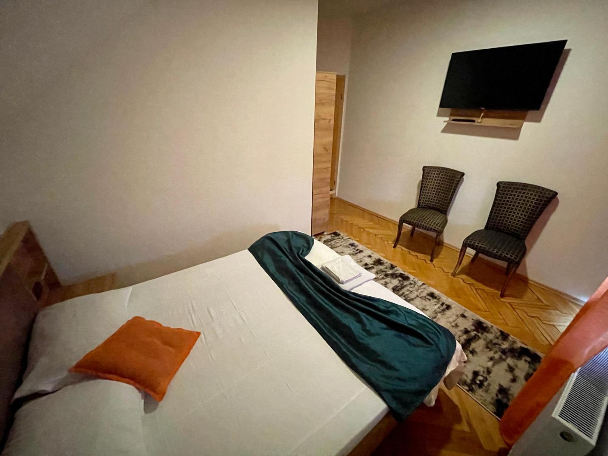 Kosovo Polje Madigan'S Hotel מראה חיצוני תמונה