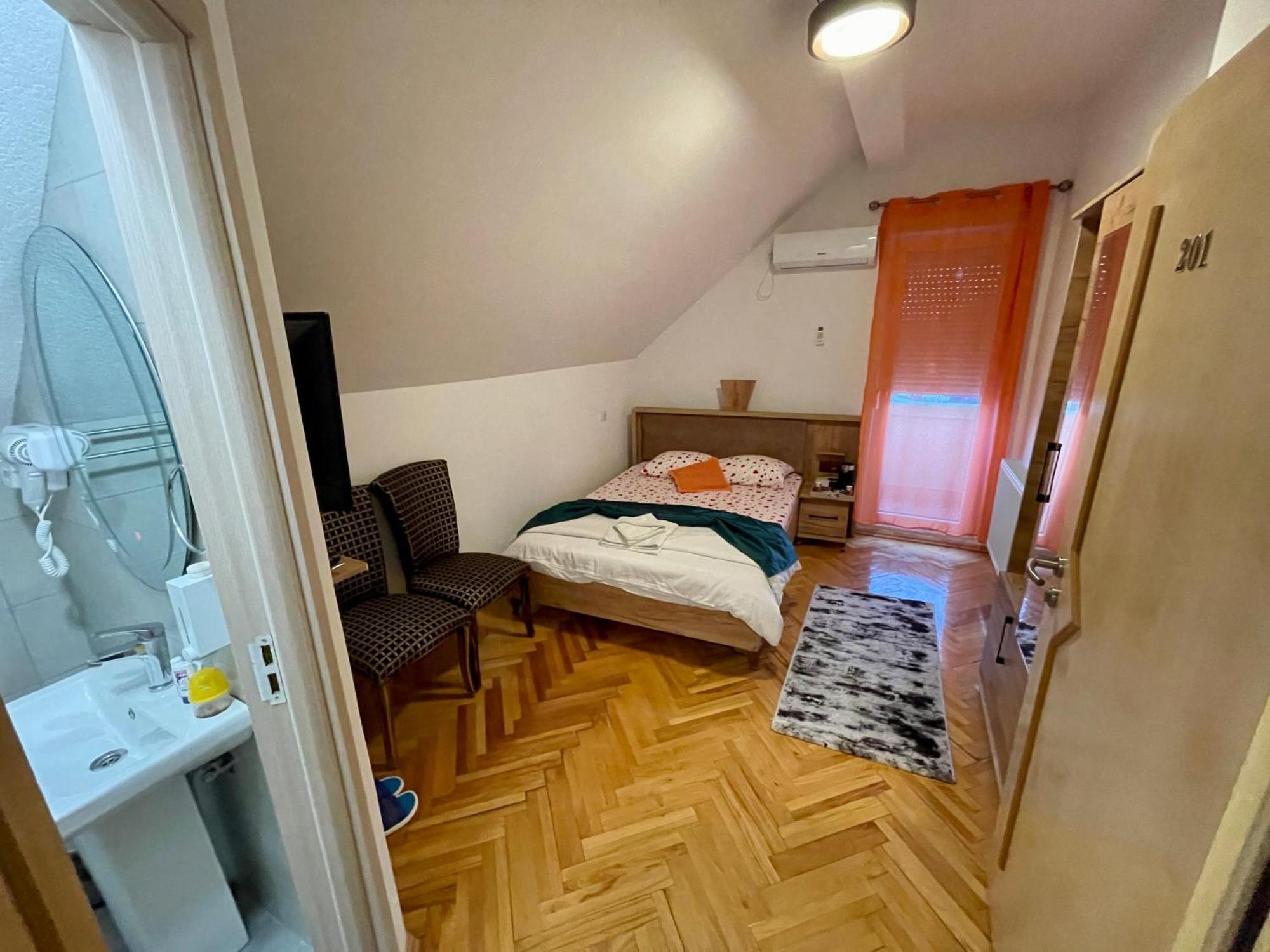 Kosovo Polje Madigan'S Hotel מראה חיצוני תמונה