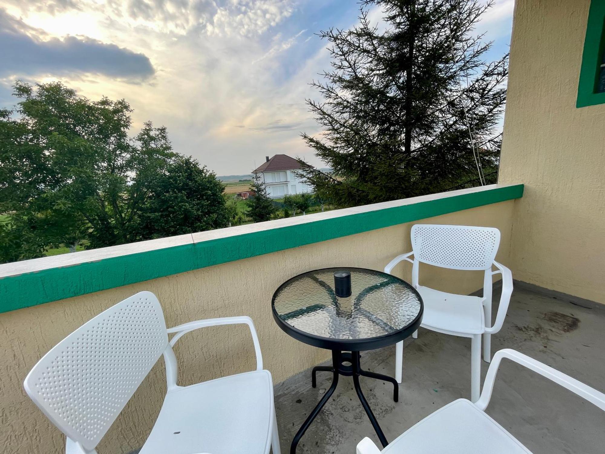 Kosovo Polje Madigan'S Hotel מראה חיצוני תמונה