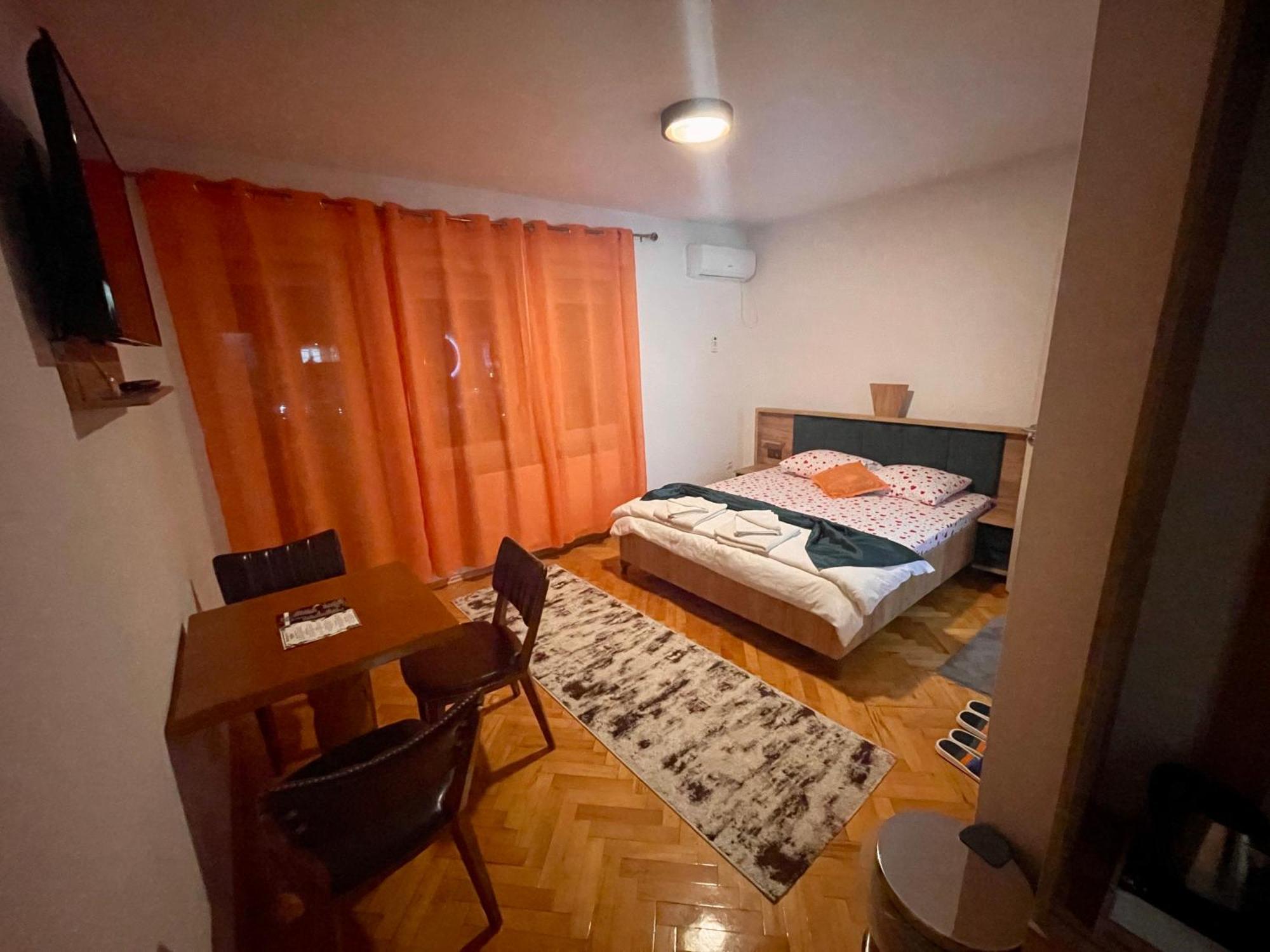Kosovo Polje Madigan'S Hotel מראה חיצוני תמונה