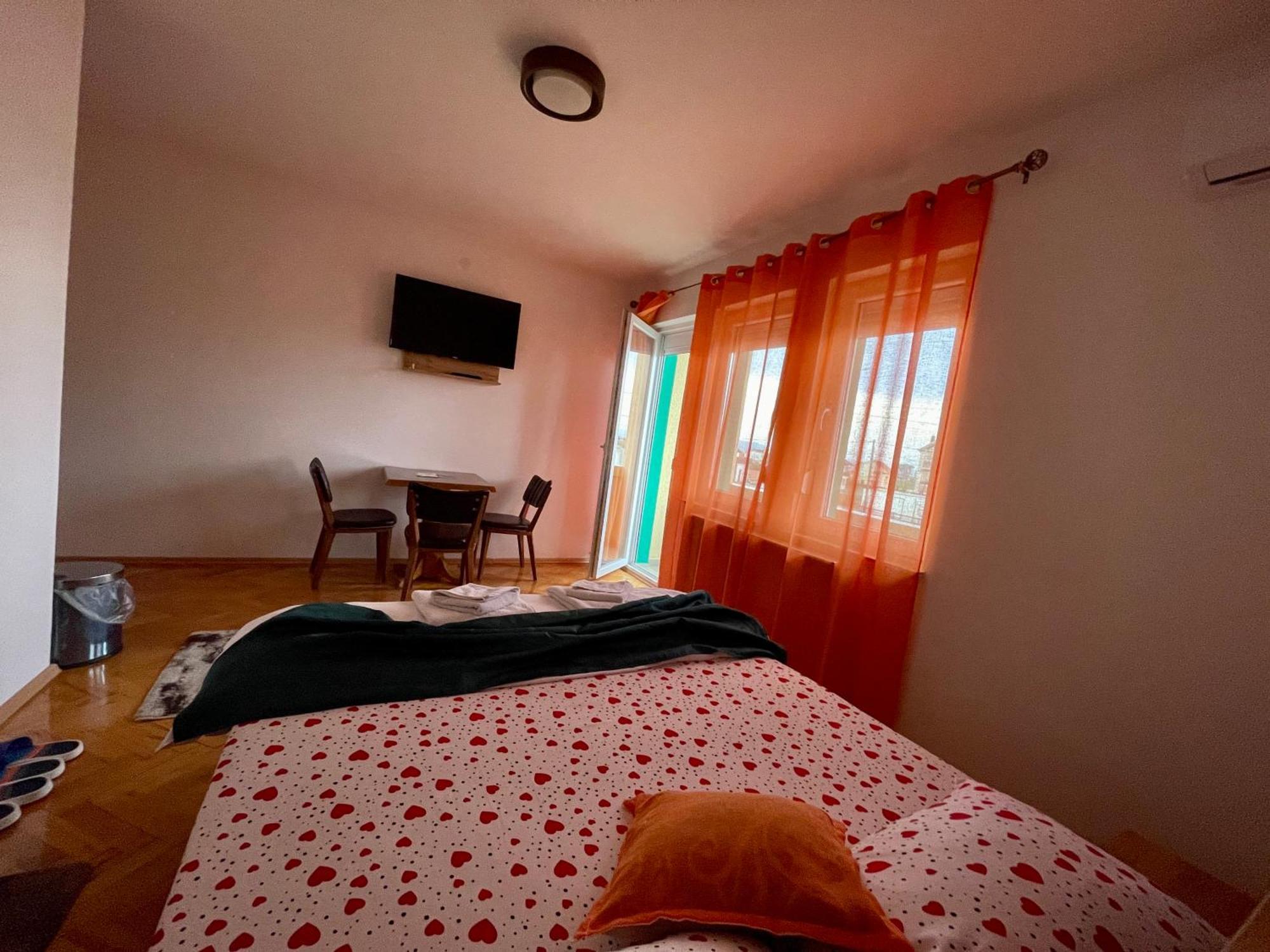 Kosovo Polje Madigan'S Hotel מראה חיצוני תמונה