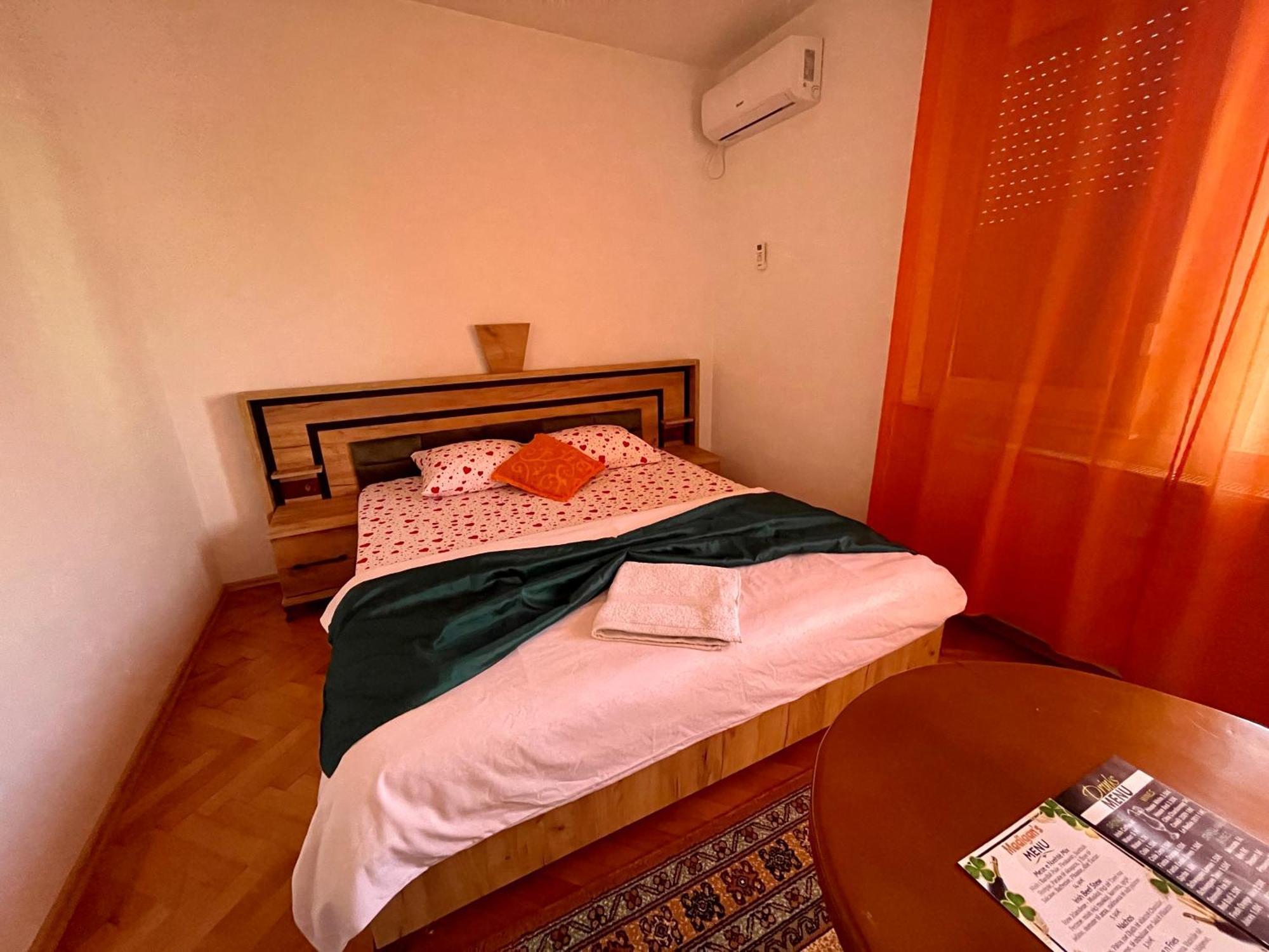 Kosovo Polje Madigan'S Hotel מראה חיצוני תמונה