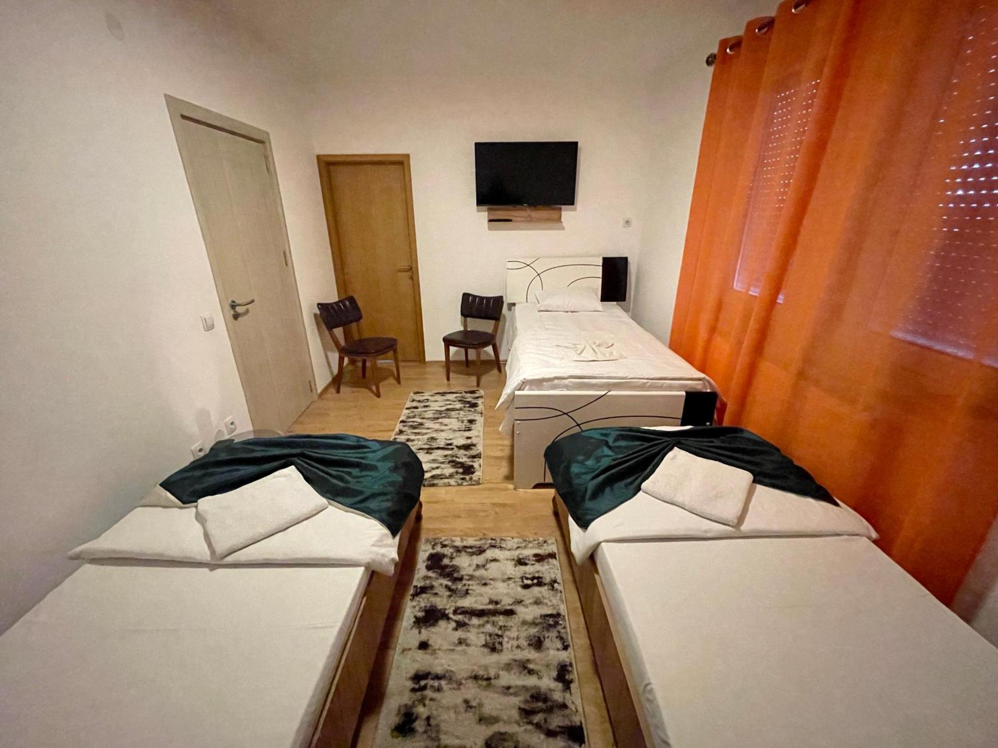 Kosovo Polje Madigan'S Hotel מראה חיצוני תמונה